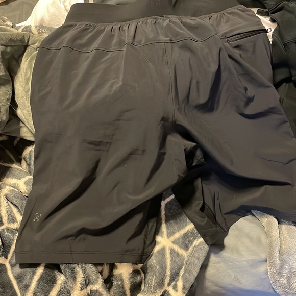 Lululemon - Picture 2 of 3